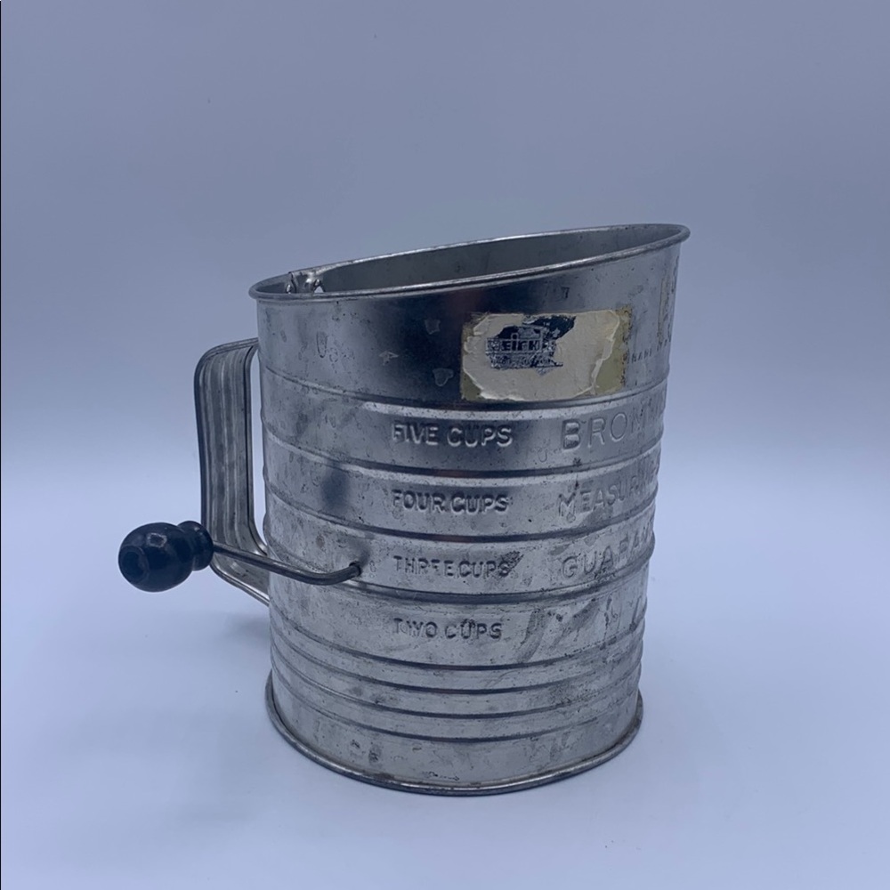 Vintage Bromwell’s Measuring Sifter 5 cup Metal Flour Sifter Black Handle
